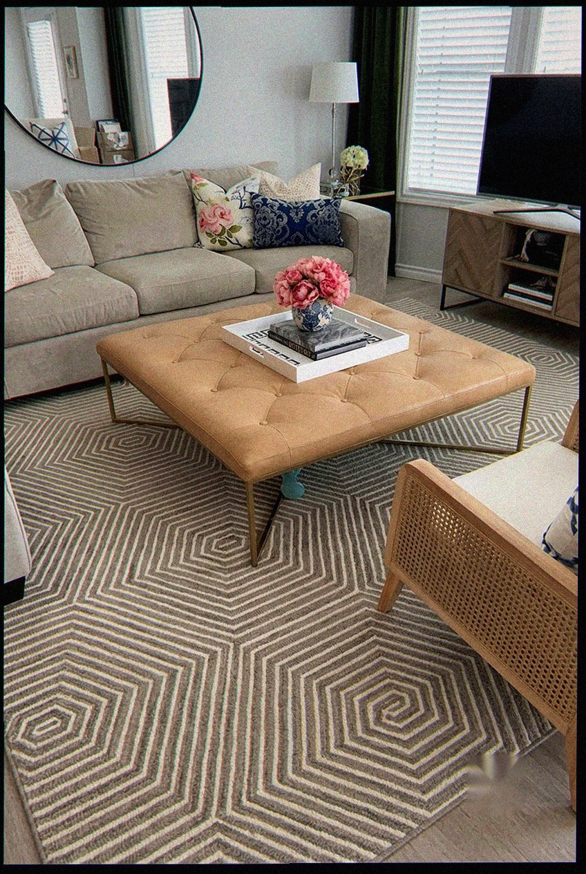 Coastal Sophistication: Crafting a Balanced Living Room Palette with Hooked Wool