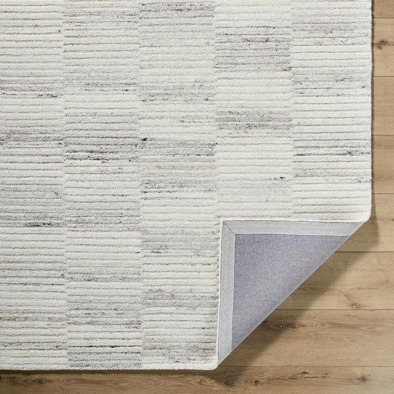 The Art of the Grounding Layer: How to Maximize Texture in Compact Living Rooms